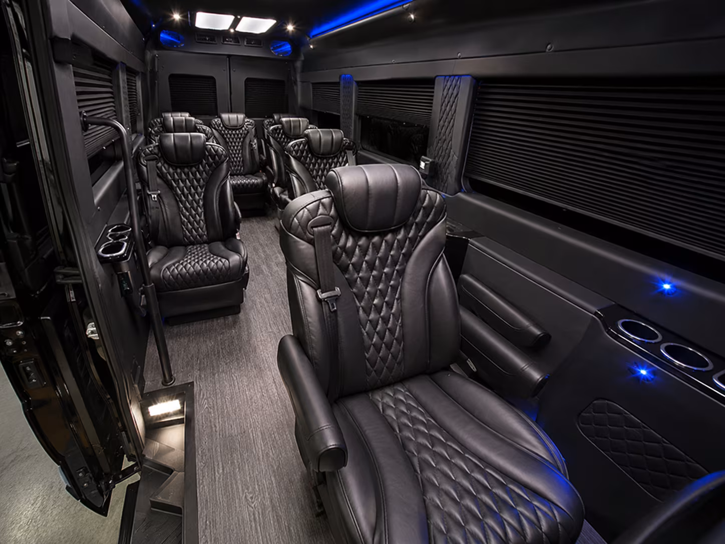 find the perfect transportation for your next airport transfer 3